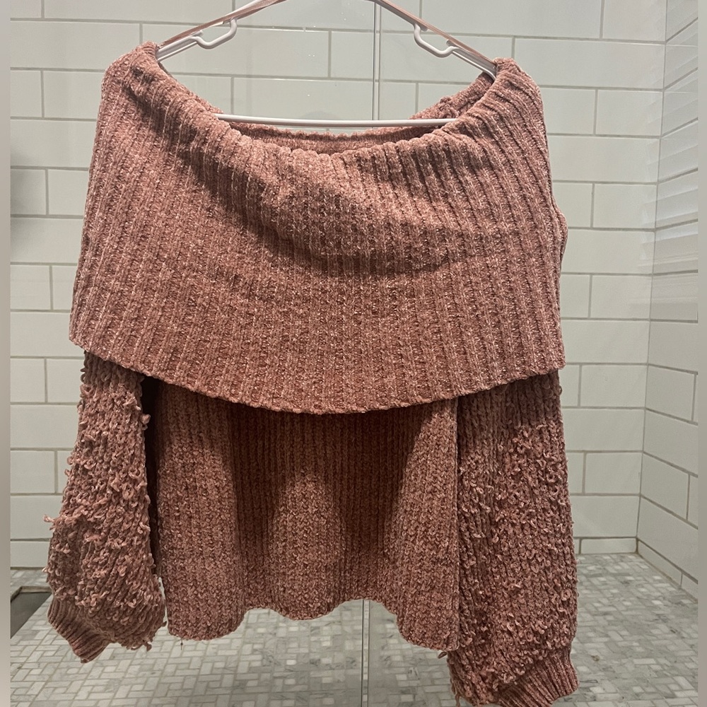 American Threads off the shoulder sweater. Color light pink. Size large